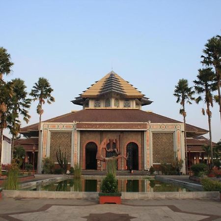 The Atrium Hotel & Resort Yogyakarta Melati Exteriör bild