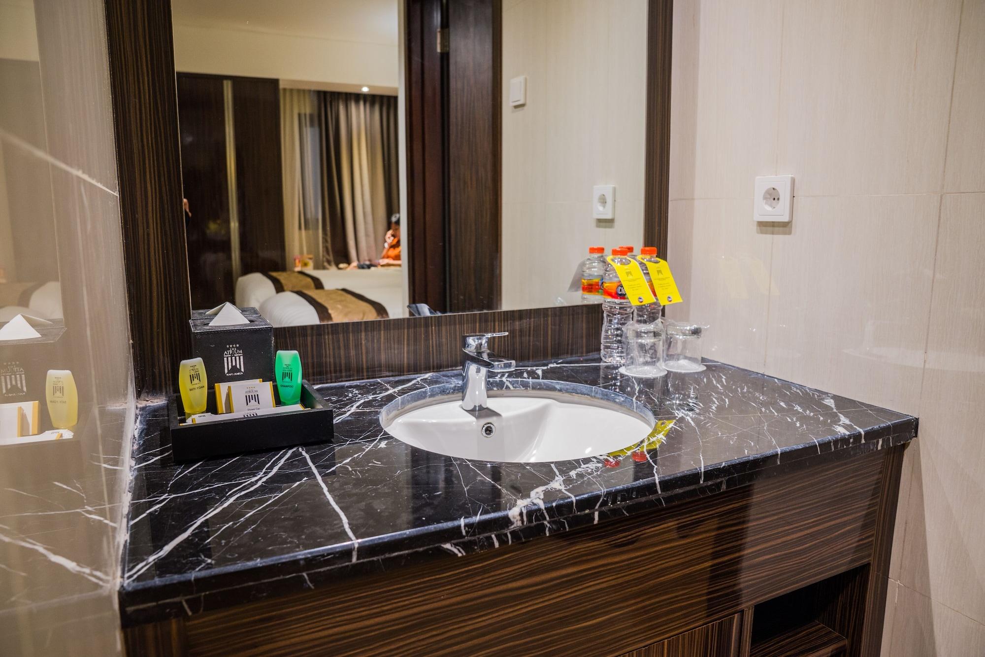The Atrium Hotel & Resort Yogyakarta Melati Exteriör bild