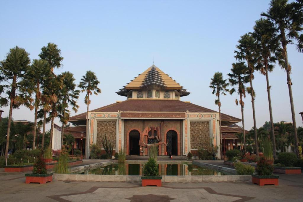 The Atrium Hotel & Resort Yogyakarta Melati Exteriör bild