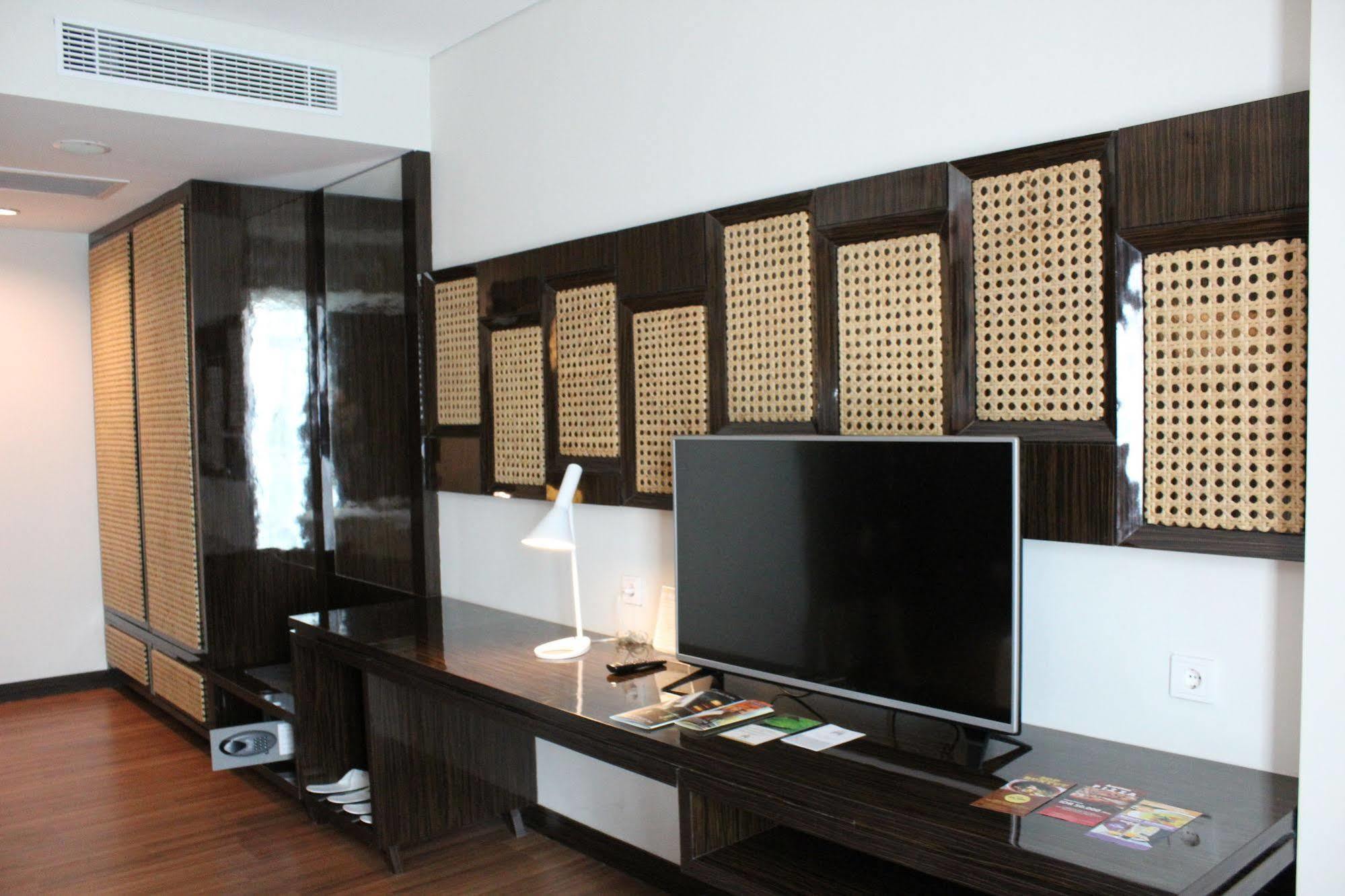 The Atrium Hotel & Resort Yogyakarta Melati Exteriör bild