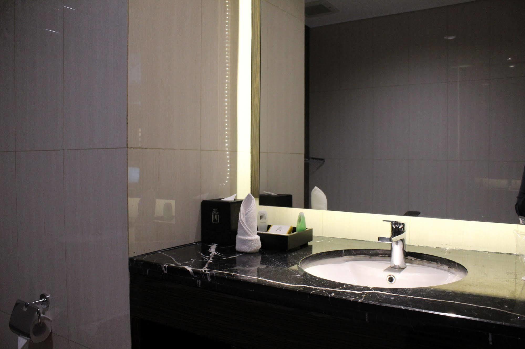 The Atrium Hotel & Resort Yogyakarta Melati Exteriör bild