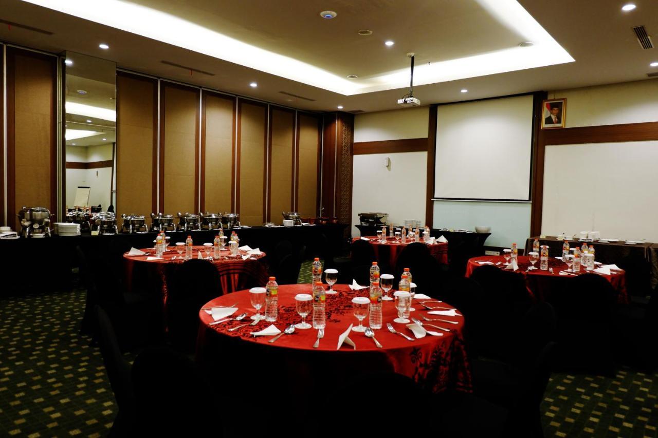 The Atrium Hotel & Resort Yogyakarta Melati Exteriör bild